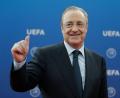 Bild: Claude Paris/AP/dpa
Nach einem weiteren juristischen Erfolg im Streit mit der UEFA um die Super League will Real Madrid unter Club-Präsident Florentino Perez Schadensersatz geltend machen.