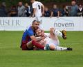 Archivbild: Dieter Jäschke
Der Vorbacher Haroun Kahouli (links) und Christian Küffner vom ASV Haidenaab haben sich in dieser Szene danz toll lieb. Das Vorrundenspiel gewann Gastgeber FC Vorbach, diesmal will ASV-Trainer Michael Kaufmann den Spieß gegen seinen Ex-Verein umdrehen.