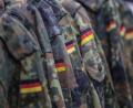 Symbolbild: Oliver Berg/dpa
Ein Bundeswehrsoldat wurde in Sulzbach-Rosenberg von zwei unbekannten Männern angegriffen.