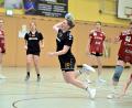 Archivbild: Hubert Ziegler
Tina Lösch (am Ball) und die Handballerinnen der HG Amberg empfangen am Samstag den HC Forchheim.