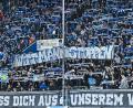 Bild: Uwe Anspach/dpa
Fans der TSG Hoffenheim zeigten beim Heimspiel gegen RB Leipzig ihren Unmut über Spielerberater Roger Wittmann.