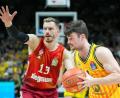 Bild: Soeren Stache/dpa
Spielen sie bald in der NBA Europe gegeneinander? Bayerns Andreas Obst (links) und Alba-Profi Jonas Mattisseck. (Archivfoto)
