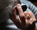 Symbolbild: Karl-Josef Hildenbrand/dpa
Eine 90-jährige Ambergerin wird Opfer eines Schockanfrufs. Sie übergibt Münzen an eine unbekannte Person.
