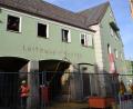Bild: Thorsten Schreiber
Das einstige Luitpold-Theater an der Kreuzung Dammstraße, Regensburger Straße und Luitpoldplatz ist seit einem halben Jahr eine der markantesten Baustellen in Tirschenreuth.