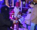 Bild: jr
Sankt Nikolaus und Knecht Ruprecht verteilten beim diesjährigen "Winterzelt" Autogramme.