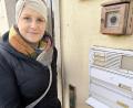 Bild: Stefanie Hautmann
Stefanie Hautmann hat den Umschlag mit den Unterschriften Landtagsabgeordnetem Tobias Reiß in den Briefkasten seines Büros am Rathaus in Brand geworfen.