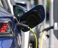 Bild: Bernd Weißbrod/dpa
Die Bundesregierung will Elektromobilität einfach, zuverlässig und bezahlbar machen.
