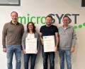 Bild: Evi Kleber, microSYST
Von links: Manuel Rass, Kerstin Landgraf, Konstantin Andes, Harald Kilian.