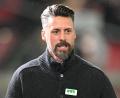 Bild: Bernd Weißbrod/dpa
Hatte mal ein Angebot aus Hamburg: Augsburgs Trainer Sandro Wagner.