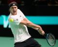 Bild: Luca Bruno/AP/dpa
Volle Konzentration auf den Ball und den Schlag: Alexander Zverev