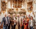 Bild: Michael Golinski, Stadt Amberg
Stadtpfarrer Thomas Helm, Oberbürgermeister Michael Cerny, Orgelverein-Vorsitzender Franz Meier, VR-Bank-Vorstand Martin Sachsenhauser, Kulturamtsleiter Reiner Volkert, Lisa Mertel, Regionalkantor Bernhard Müllers und Kulturfachkraft Barbara Cosima Frey (von links).