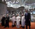 Bild: Domenico Stinellis/AP/dpa
Der Papst besucht die Blaue Moschee in Istanbul - und will damit ein Zeichen für den interreligiösen Dialog setzen.