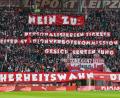 Bild: Jan Woitas/dpa
Mit Plakaten und Schweige-Minuten protestierten in vielen Stadien Fußball-Fans gegen strengere Sicherheitsauflagen. Bayerns Innenminister Joachim Herrmann (CSU) sprach von einer „Gespensterdiskussion“.