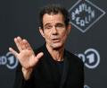 Bild: Jens Kalaene/dpa
Tom Tykwer ist einer der Drehbuchautoren von „Babylon Berlin“. (Archivbild)