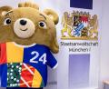 Bild: Britta Schultejans/dpa
Um das gefälschte EM-Maskottchen wird es wohl einen Prozess geben (Archivbild).