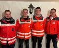 Bild: Erhard Nitzbon
Marco Nitzbon und Florian Renner (Zweiter und Dritter von links) sind die neuen Helfer vor Ort im Standort Birgland-Illschwang. Es gratulieren ihnen Vorsitzender Thomas Renner (rechts) und Tobias Hofmann, der Koordinator für Helfer vor Ort im Kreisverband Amberg-Sulzbach (links). Nicht im Bild ist die neue Ersthelferin Carina Graf.