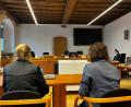 Bild: Mutiara Sudarma
Im Sitzungssaal 1 des Verwaltungsgerichts in Regensburg fand Anfang der Woche die Hauptverhandlung um einen Bolzplatz in der Gemeinde Steinberg am See statt.