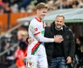 Bild: Harry Langer/dpa
Die Laune beim FC Augsburg ist wieder blendend.