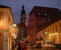 Archivbild: Petra Hartl
In der Adventszeit präsentiert sich die Sulzbacher Altstadt festlich beleuchtet. Am Samstag, 13. Dezember, organisiert hier Pro Su-Ro mit 13 teilnehmenden Geschäften einen "langen Adventssamstag".