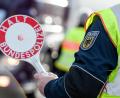 Bild: Bundespolizei
Ein Argentinier wurde bei einer Grenzkontrolle auf der A6 festgenommen, da er 811 Tage zu lange im Schengenraum verweilte.