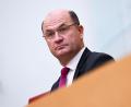 Archivbild: Sven Hoppe/dpa
Albert Füracker (CSU), Finanzminister von Bayern, schimpfte auf Kritik der Opposition auf Oberpfälzisch zurück.