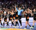 Bild: Federico Gambarini/dpa
Noch ein Sieg trennt die deutschen Handballerinnen von einer WM-Medaille.