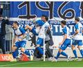 Bild: Andreas Gora/dpa
Baris Atik (2.v.l, 1. FC Magdeburg) jubelt nach seinem Treffer zum 2:1 mit Teamkollegen.