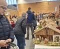 Bild: jua
Die Schwarzenfelder Bastelgruppe hat Krippen zum Weihnachtsbauernmarkt mitgebracht und dort für einen guten Zweck verkauft.