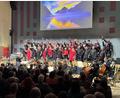 Bild: mgo
Der "Singing Witt"-Chor begeistert das Publikum mit seiner Vielschichtigkeit, beeindruckenden Stimmen und dem harmonischen Zusammenspiel mit den Hofer Symphonikern.