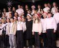 Bild: prh
76 Schülerinnen und Schüler singen normalerweise im Unterstufenchor. Trotz vieler krankheitsbedingter Ausfälle gelang es, den Zuhörern ein eindrucksvolles Weihnachtskonzert zu bieten.