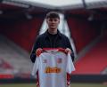 Bild: Gschlößl/SSV Jahn 
Talent Jakob Seibold erhält beim Drittligisten SSV Jahn Regensburg einen Profivertrag.