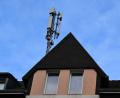 Bild: Wolf von Dewitz/dpa
Mobilfunk-Antennen auf einem Düsseldorfer Wohnhaus - auch hier dürfte der Datenverkehr gestiegen sein.