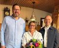 Bild: Terezie Bartmann
Bürgermeister Hans Ram (rechts) mit Ehefrau Sonja und SPD-Ortsvorsitzendem Bastian Bartmann.