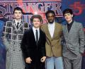 Bild: Annette Riedl/dpa
Die Stars von „Stranger Things“ - Finn Wolfhard (l-r), Gaten Matarazzo, Caleb McLaughlin und Noah Schnapp - lieben die Musik der 80er Jahre. Aber einen Song haben sie zu oft gehört.