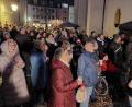 Bild: Kunz
Weiden singt Weihnachtslieder vor der Michaelskirche.