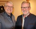 Bild: kro
Landtagsabgeordneter Martin Scharf gratulierte Johann Wurm (rechts) zur einstimmigen Wahl als Bürgermeisterkandidat der Freien Wähler.