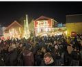 Bild: soj
Dicht gedrängt standen die Besucher vor dem Weihnachtshaus der Familie Bauer.