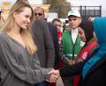 Bild: Mohammed Arafat/AP/dpa
Angelina Jolie informierte sich am ägyptischen Grenzübergang Rafah über Hilfsmaßnahmen für den Gazastreifen.