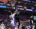 Bild: Scott Marshall/AP/dpa
Die Sacramento Kings und die Boston Celtics lieferten sich ein enges NBA-Duell.