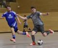 Bild: Hans Mark
Der Nabburger Lukas Reitinger (rechts) nimmt das gegnerische Tor ins Visier. In Wernberg fand am Sonntag das zweite Vorrundenturnier der Futsal-Kreismeisterschaft im Kreis Cham/Schwandorf statt.