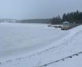 Bild: WWA Weiden, Sebastian Siller
Auf dem Liebensteinspeicher hat sich eine Eisfläche gebildet (aktuelles Bild). Das Betreten der Fläche ist lebensgefährlich.
