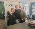 Bild: ald
Von links: Carolina Knoblauch, Jennifer Moody und Despina Tsamaslidou freuen sich auf Kundschaft. Im Januar eröffnete ihr Café "Cade" am Karlsplatz in Eschenbach.