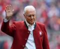 Bild: Andreas Gebert/dpa
Franz Beckenbauer war einer der bekanntesten deutschen Fußballspieler aller Zeiten.