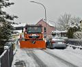 Archivbild: Andreas Royer
Drei Meter ist der Schneepflug breit. Wenn es, zum Beispiel wegen parkender Autos, zu eng wird, können manche Straßen nicht geräumt werden.