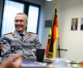 Bild: Christoph Reichwein/dpa
Generalleutnant Robert Sieger