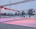 Bild: Carolin Böckl
Die Eisfläche ist beleuchtet, Hintergrundmusik wie in der Eisdisco läuft ebenfalls.