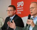 Bild: Uwe Lein/dpa
Matthias Miersch, Chef der SPD-Bundestagsfraktion (r), und Bayerns SPD-Fraktionschef Holger Grießhammer in Bad Aibling.
