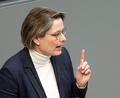 Bild: Michael Kappeler/dpa
Bundesjustizministerin Stefanie Hubig will klare Regeln gegen Spanner-Fotos (Archivbild).