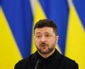 Bild: Mindaugas Kulbis/AP/dpa
Der ukrainische Präsident Wolodymyr Selenskyj sieht eine EU-Mitgliedschaft für sein Land schon 2027 als wichtige Sicherheitsgarantie. (Archivbild)