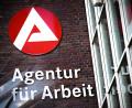 Symbolbild: Sina Schuldt/dpa
Das Logo der Agentur für Arbeit